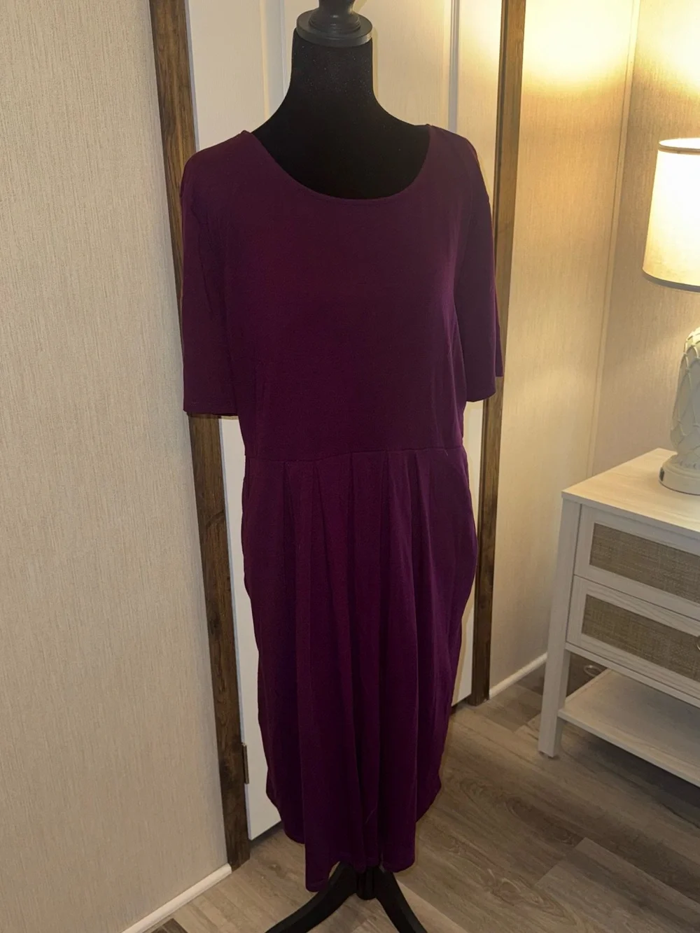 Zenana Outfitters Deep Plum Short Sleeve Midi Dress With Pockets - Picture 2 of 4